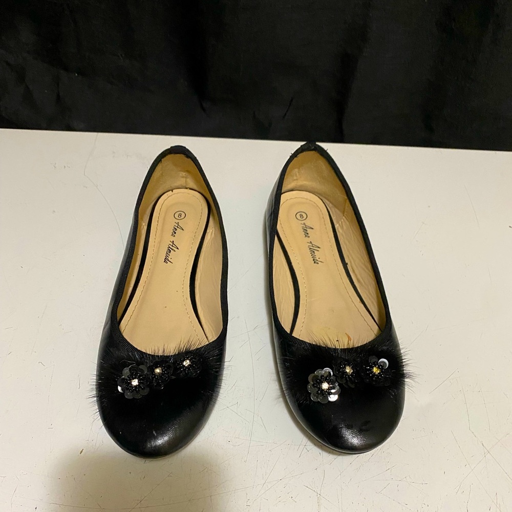 Anna Alemeida black flat shoes size 8